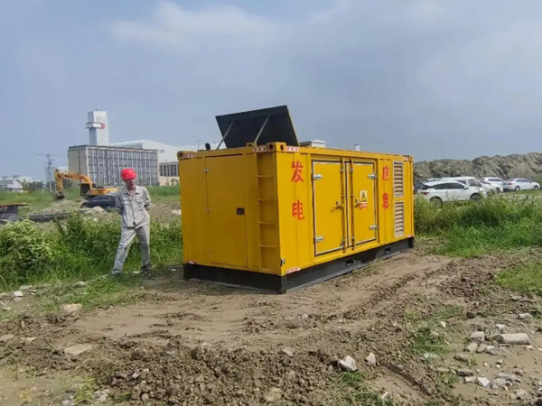 东凤镇200KW柴油发电机机组每小时的油耗量受哪些因素影响？